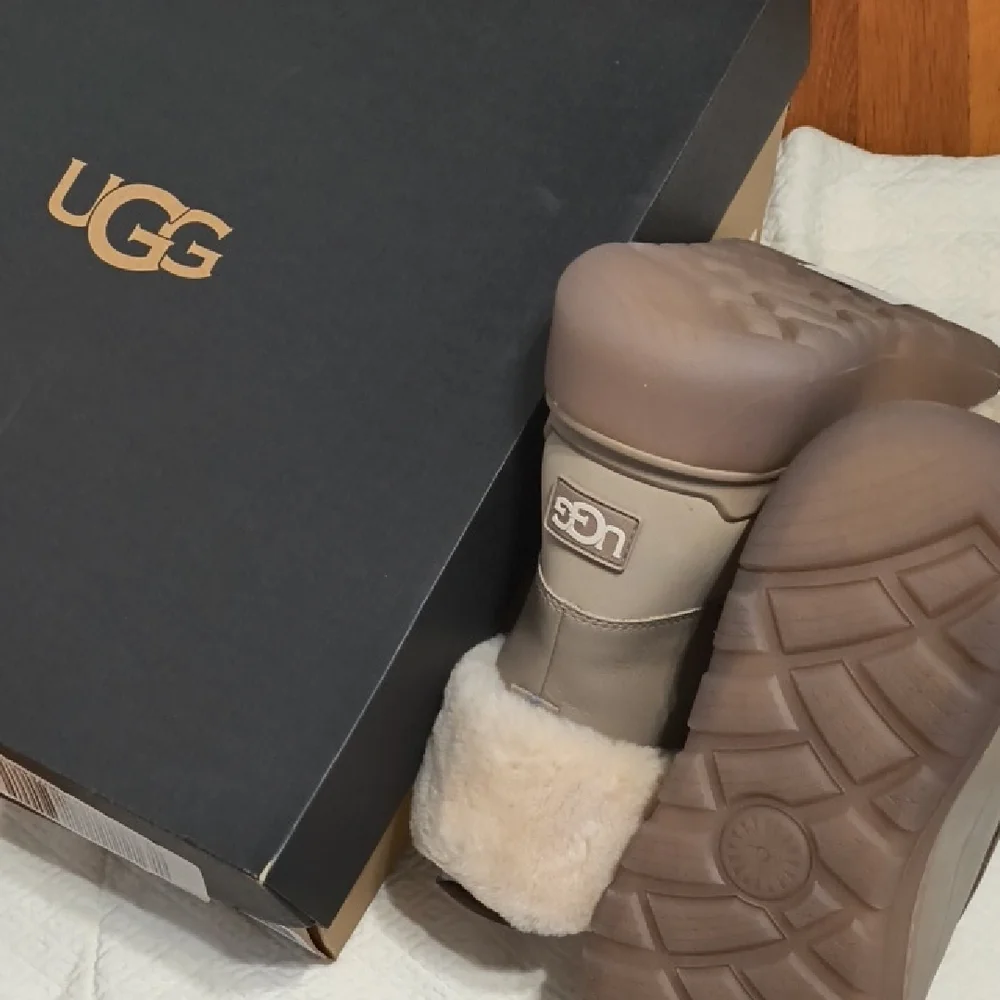 UGG Waterproof City Butte Dune Boot